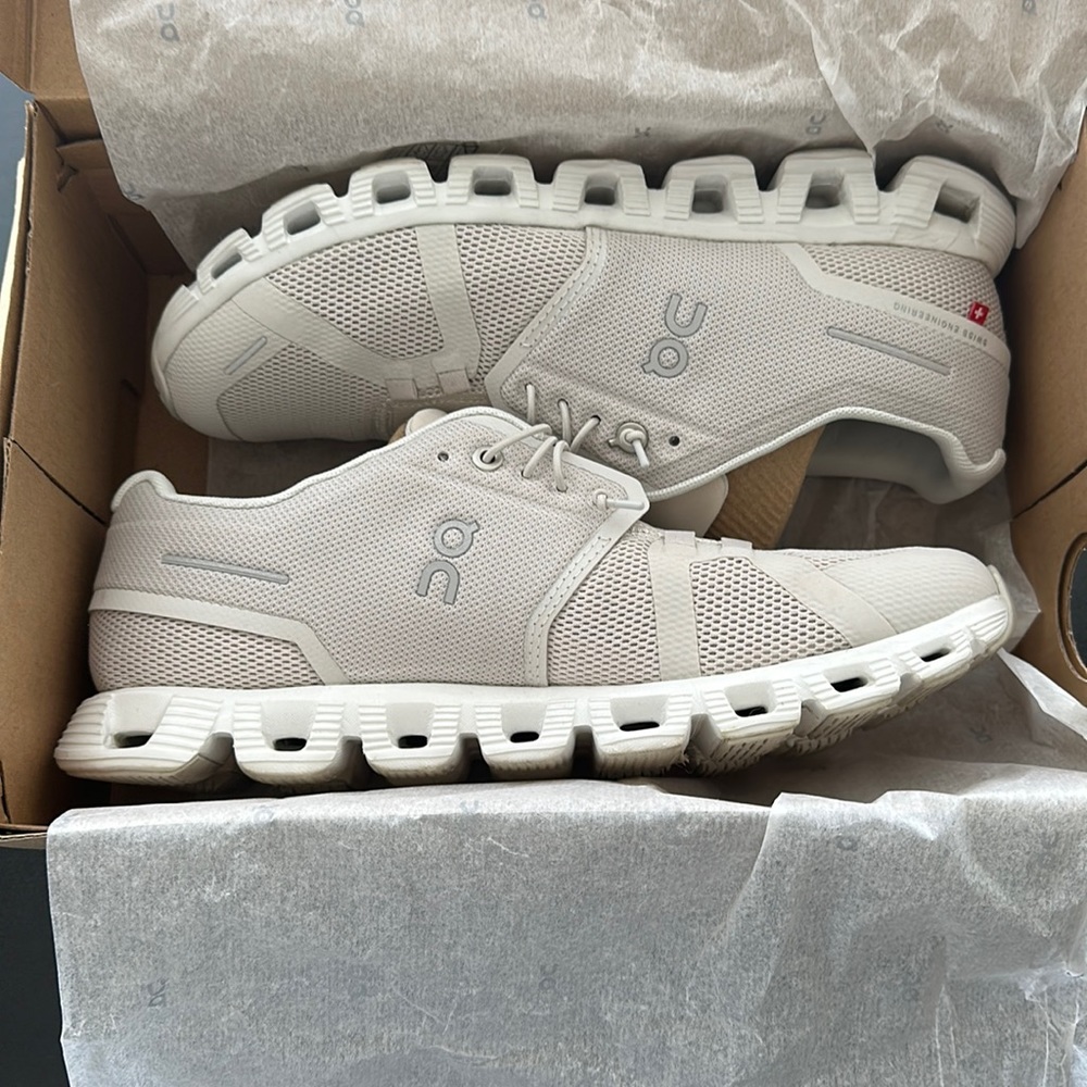 On Cloud 5 Runner Tennis Shoe
